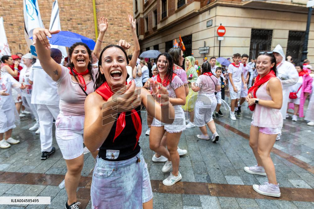 Laying of the handkerchief to the Torico - Spain