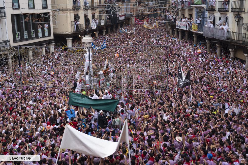 Laying of the handkerchief to the Torico - Spain