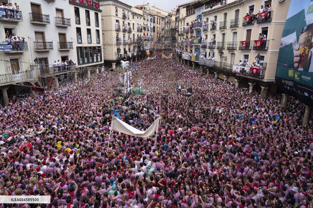 Laying of the handkerchief to the Torico - Spain
