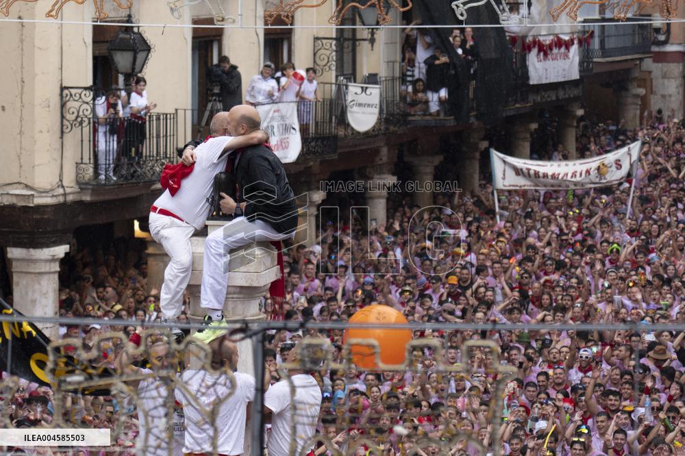 Laying of the handkerchief to the Torico - Spain