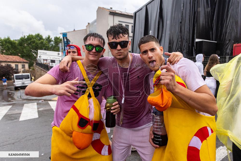 Laying of the handkerchief to the Torico - Spain
