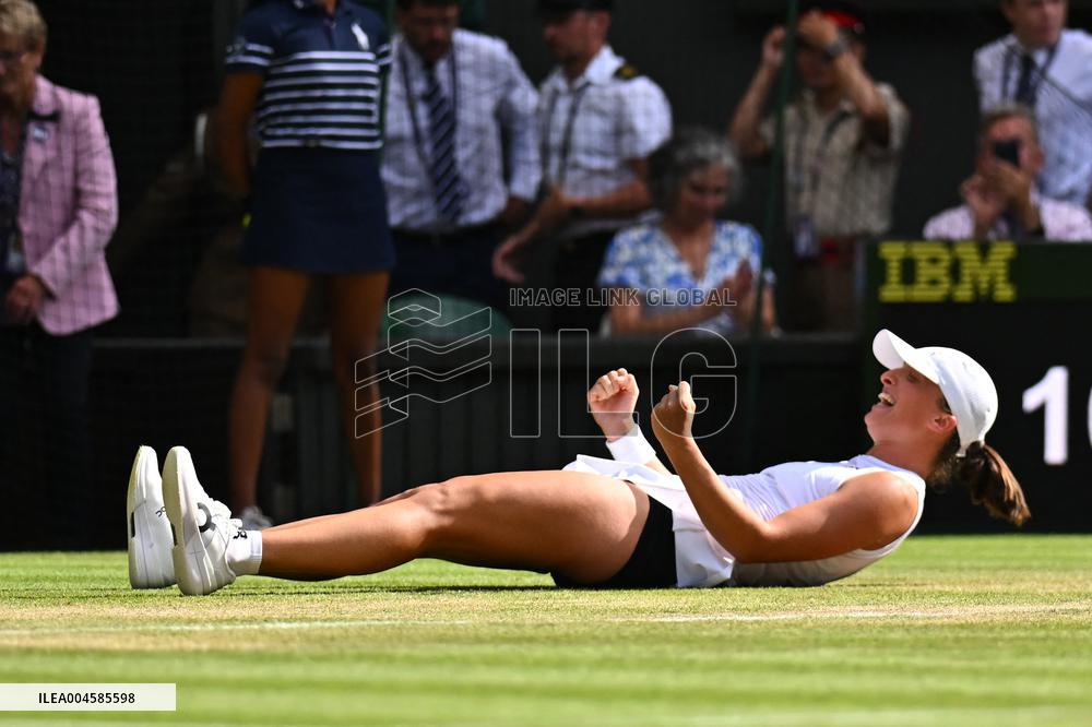 Iga Swiatek Wins A First Wimbledon Championship - London