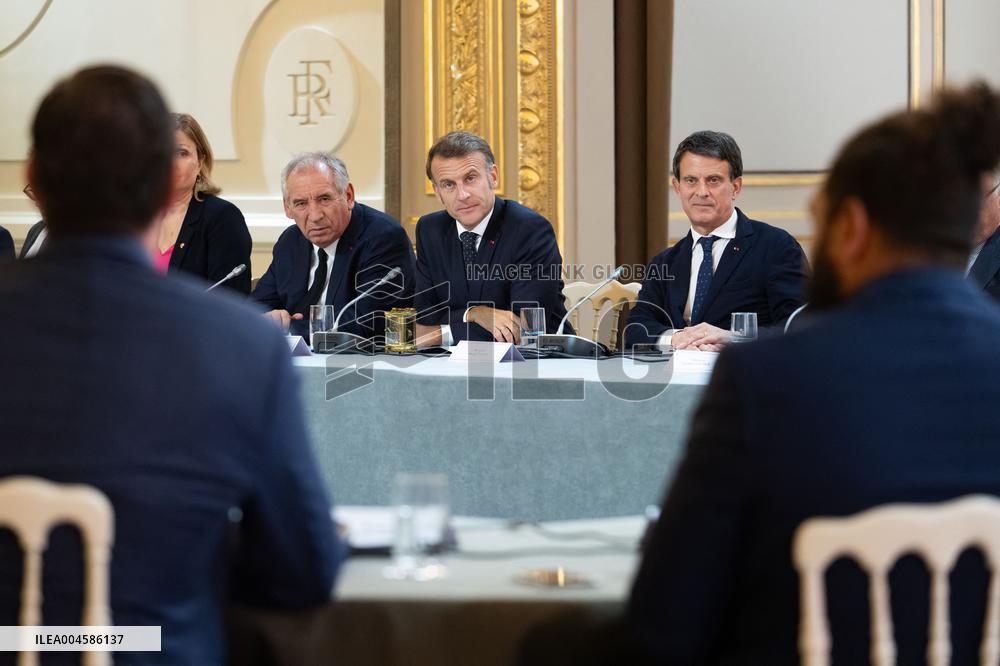 Macron Hosts New Caledonia Summit Conclusion - Paris