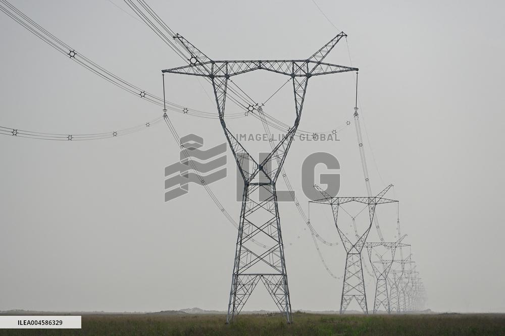 China Completes 750-kV Power Transmission Loop