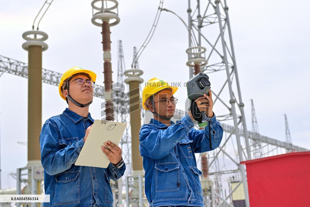 China Completes 750-kV Power Transmission Loop