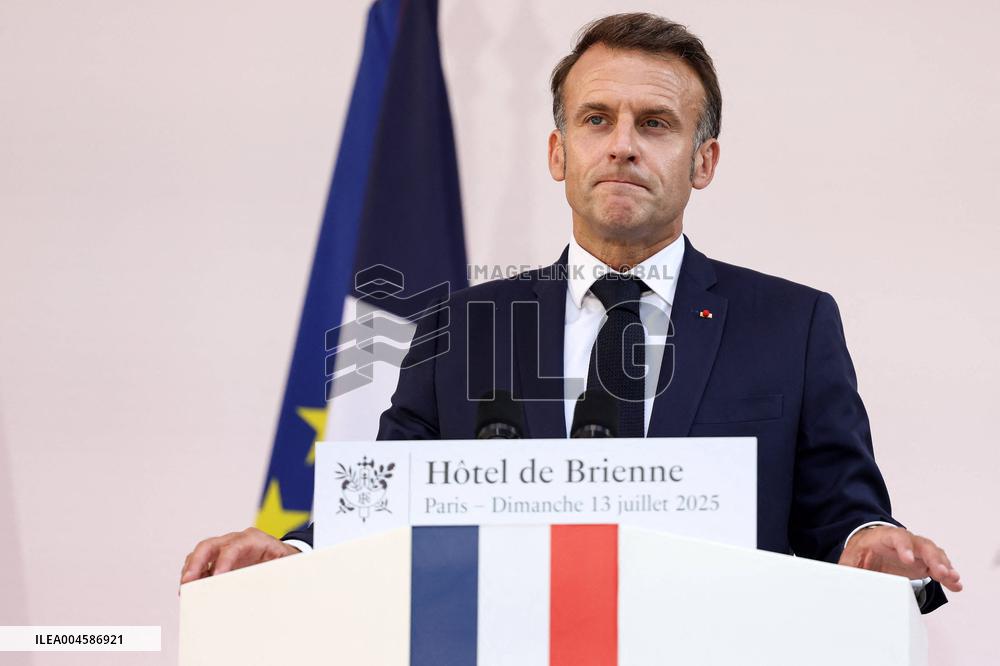 French President Meets the Armed Forces - Paris
