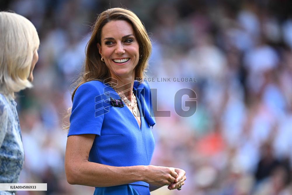 Princess of Wales Presents The Trophy of Gentlemen s Singles Final - Wimbledon 2025