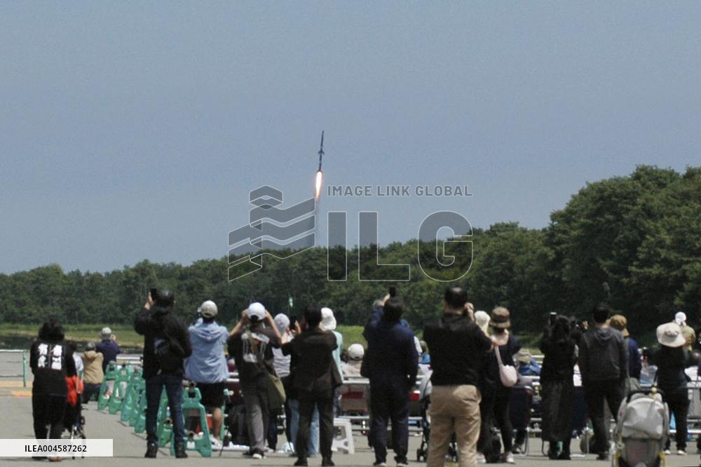 Taiwan rocket crashes in Hokkaido