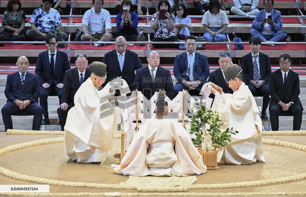 Sumo: Ritual ahead of Nagoya tournament