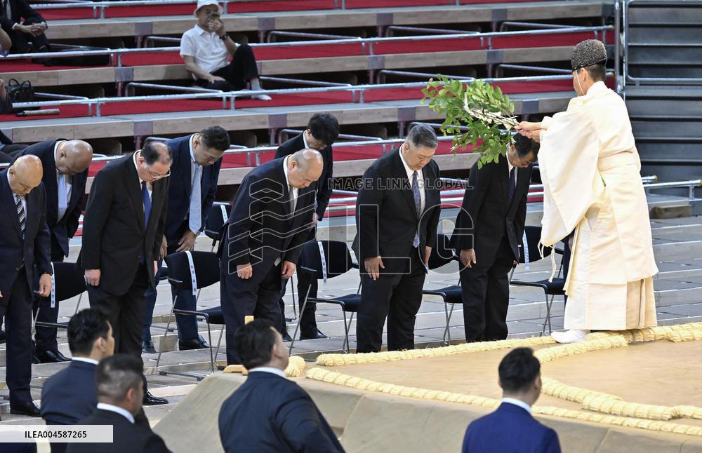 Sumo: Ritual ahead of Nagoya tournament