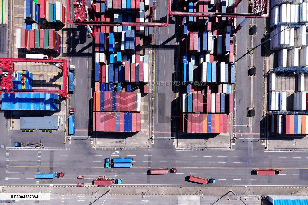 China Import And Export of Goods Trade Growth in H1 2025