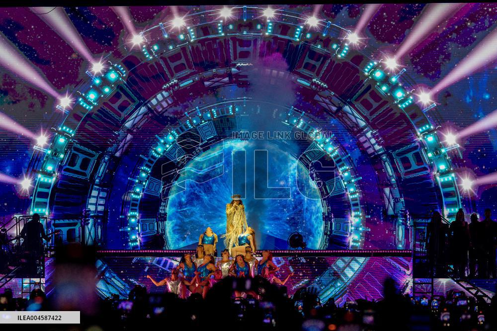 Jennifer Lopez In Concert - Madrid