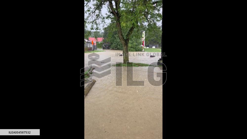US: Heavy Rain in Newark Valley, NY Leads to Flash Flooding