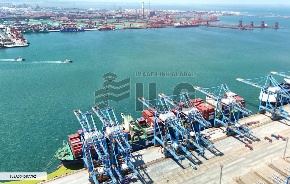 China Import And Export of Goods Trade Growth in H1 2025