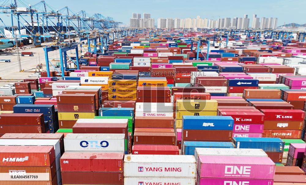 China Import And Export of Goods Trade Growth in H1 2025