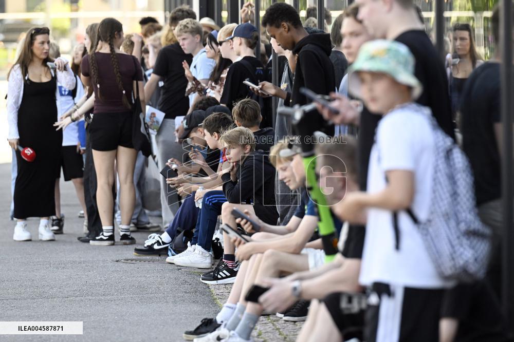 IShowSpeed visits Finland