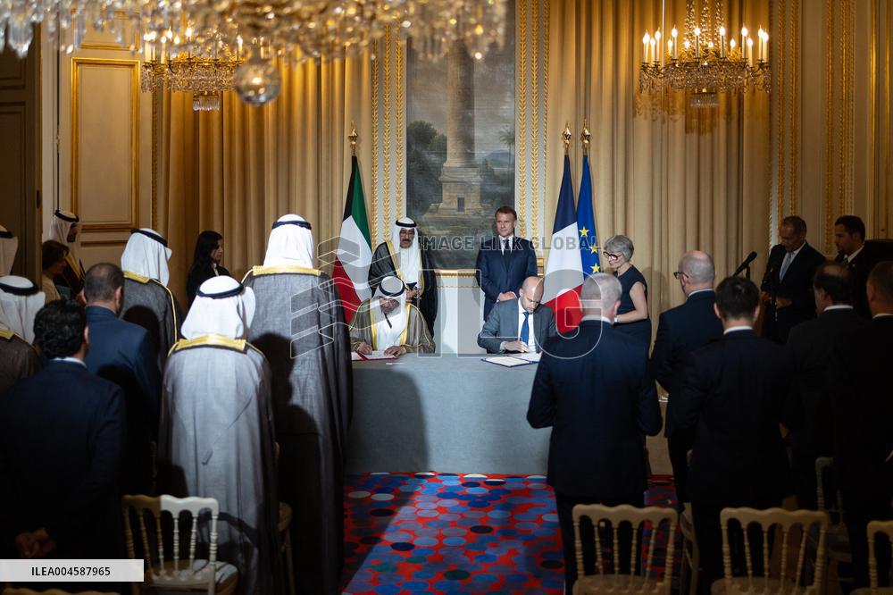 Signing of a bilateral agreement with Kuwait at the Elysee - Paris