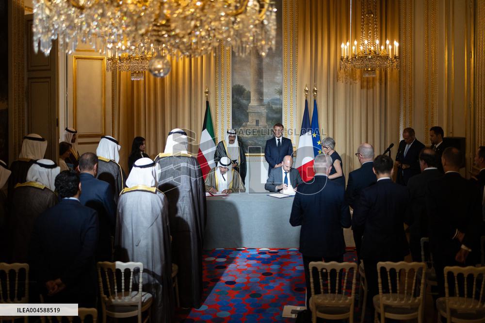 Signing of a bilateral agreement with Kuwait at the Elysee - Paris