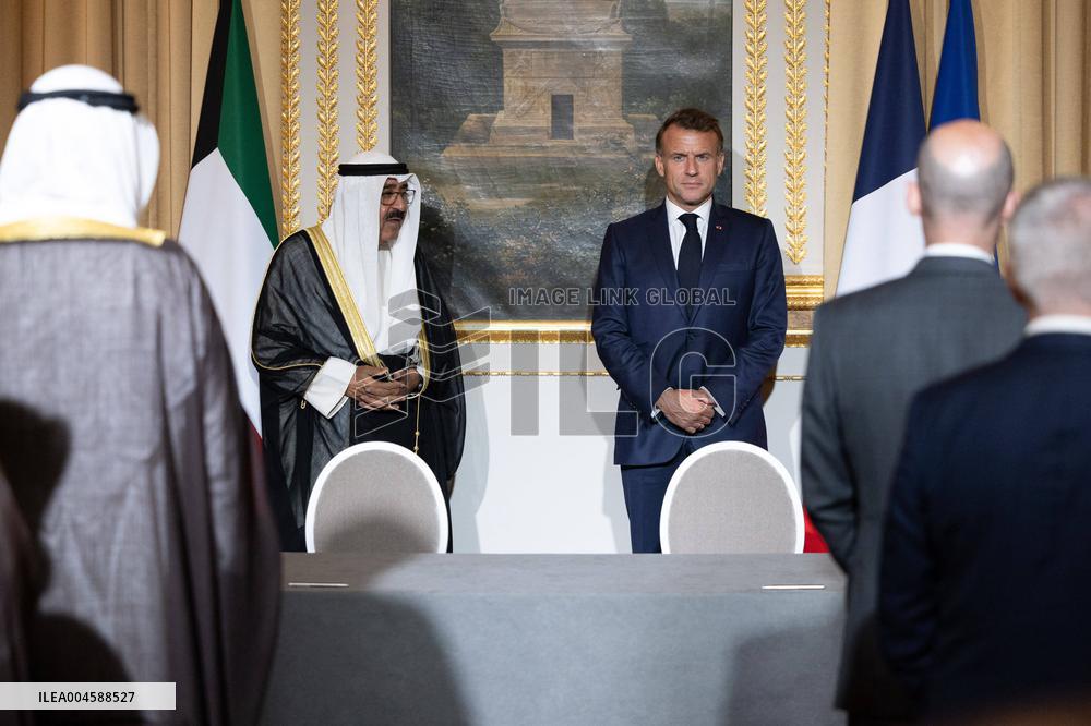 Signing of a bilateral agreement with Kuwait at the Elysee - Paris