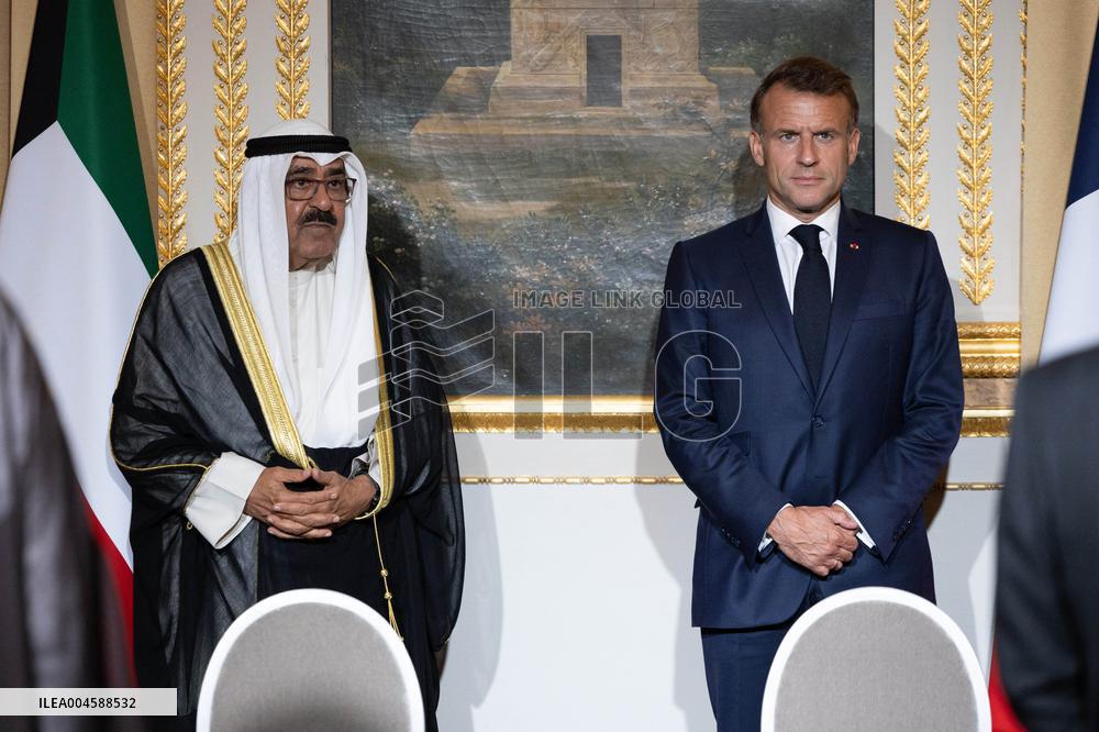 Signing of a bilateral agreement with Kuwait at the Elysee - Paris