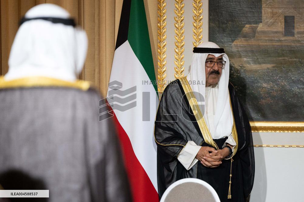 Signing of a bilateral agreement with Kuwait at the Elysee - Paris