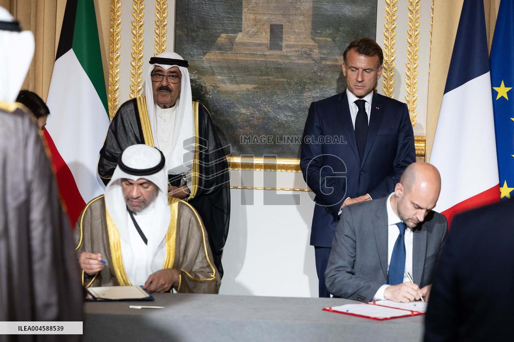 Signing of a bilateral agreement with Kuwait at the Elysee - Paris