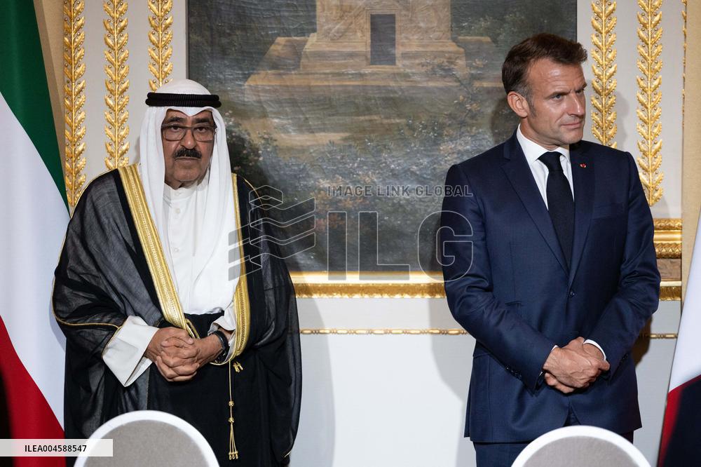 Signing of a bilateral agreement with Kuwait at the Elysee - Paris