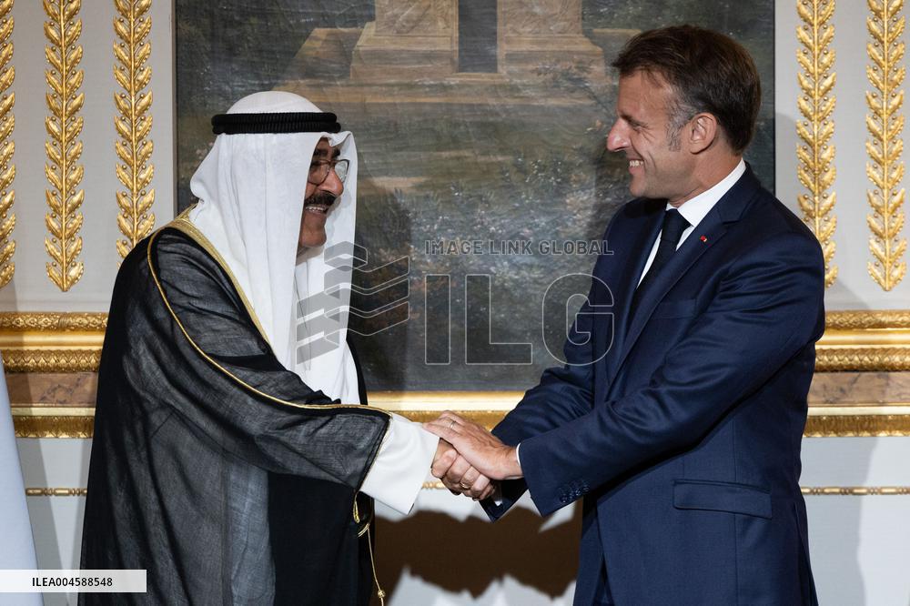 Signing of a bilateral agreement with Kuwait at the Elysee - Paris