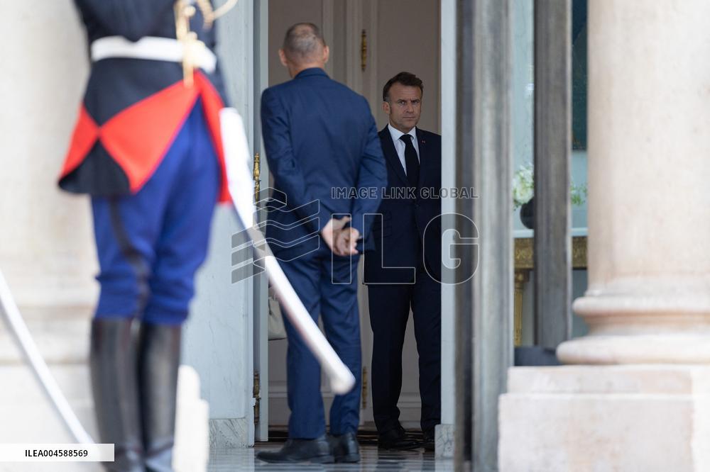 Emmanuel Macron meets with Armenia Prime Minister - Paris