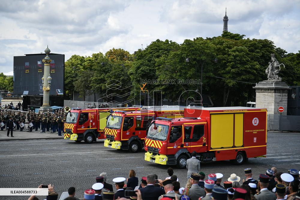 Bastille Day ceremony in Paris FA