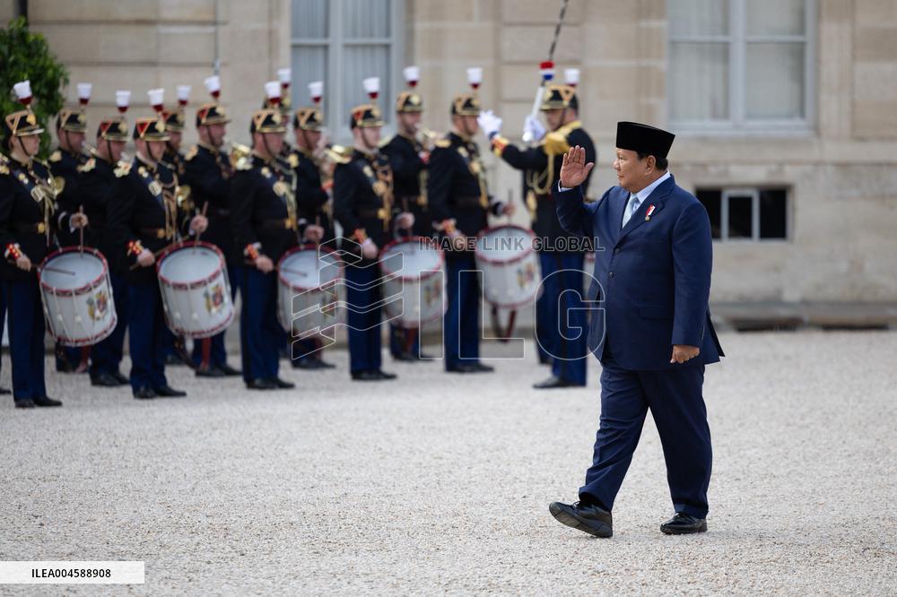 Emmanuel Macron welcomes Indonesian President prior a working diner - Paris