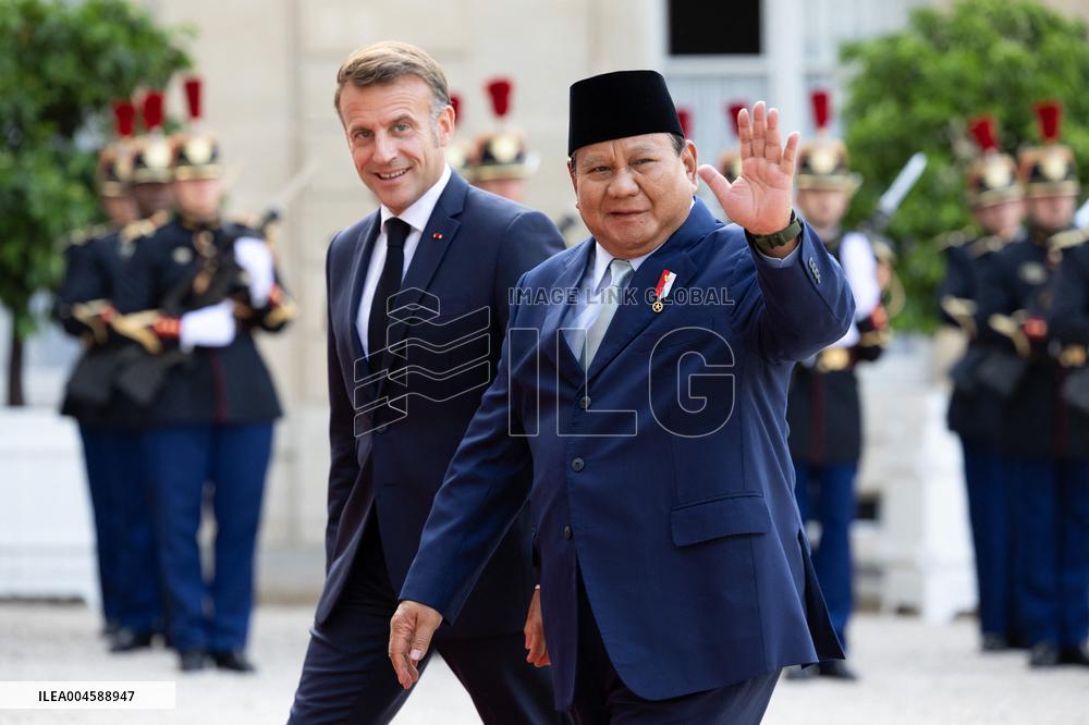 Emmanuel Macron welcomes Indonesian President prior a working diner - Paris