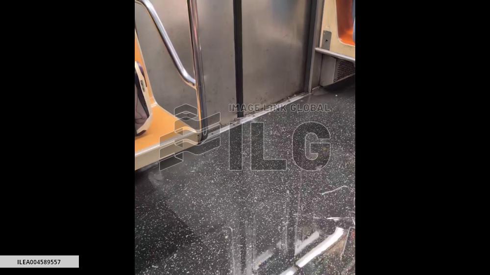 US: Floodwaters Inundate NYC Subway Stations After Torrential Rain 4