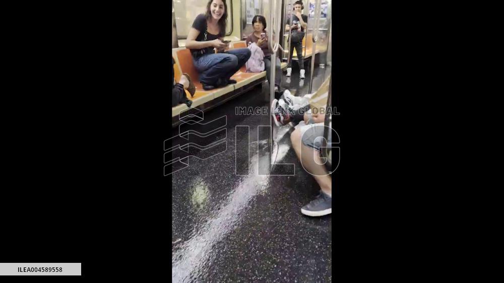 US: Floodwaters Inundate NYC Subway Stations After Torrential Rain 3