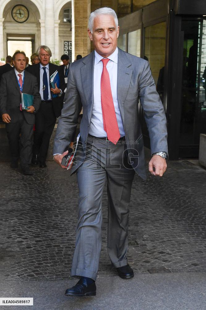 UniCredit Gains Ground Against Meloni Government in Banco BPM Case - Italy