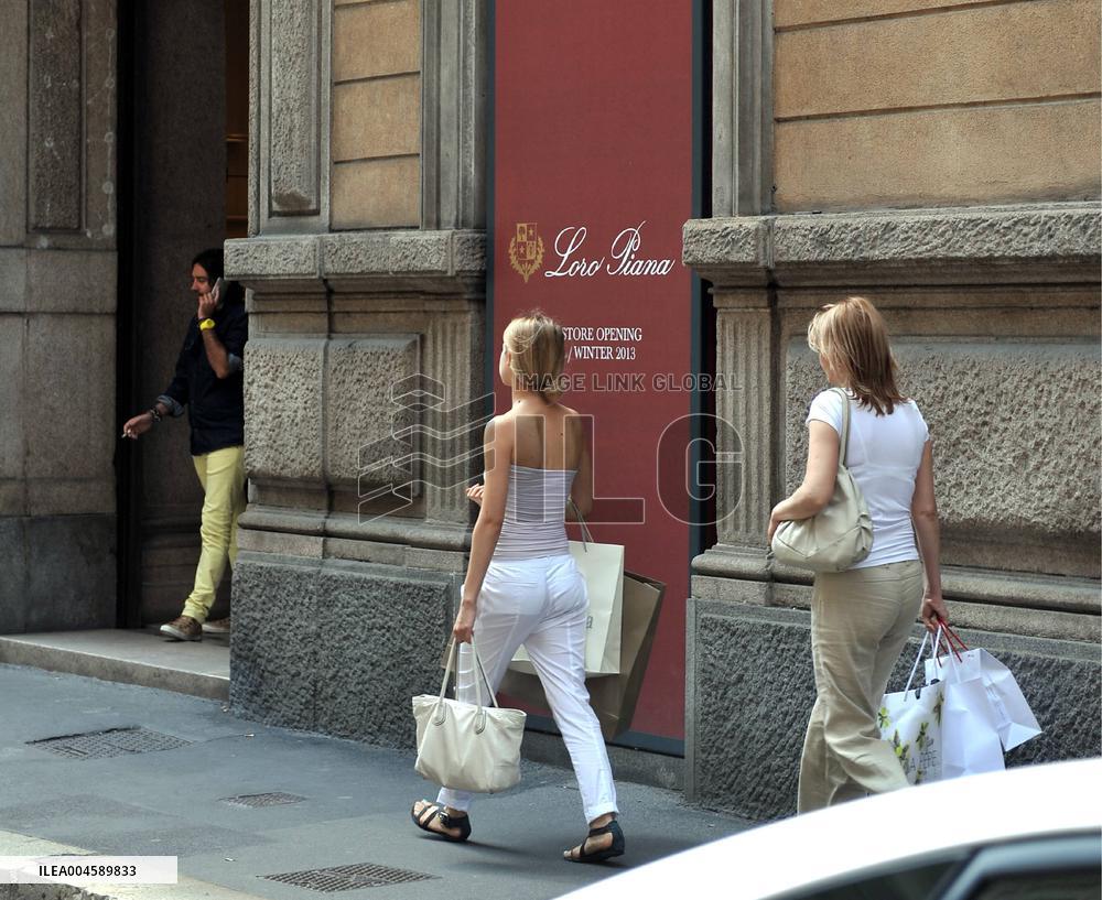 Louis Vuitton Acquires Loro Piana - Milano