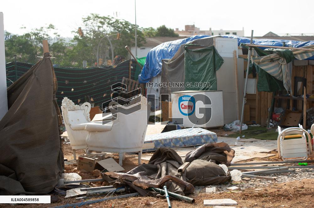 Eviction of Can Rova 2 in Santa Eularia - Ibiza