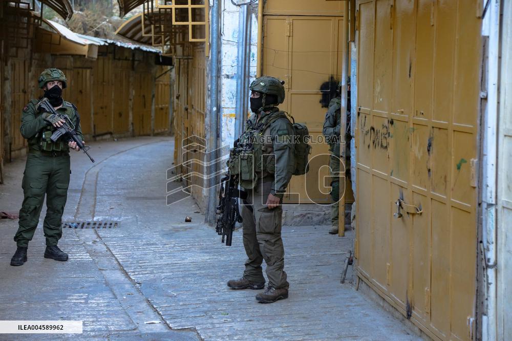 Israeli Settlers In Old City of Hebron - Palestine