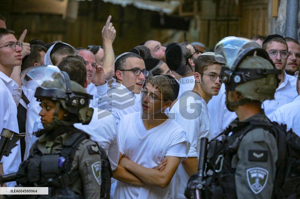 Israeli Settlers In Old City of Hebron - Palestine