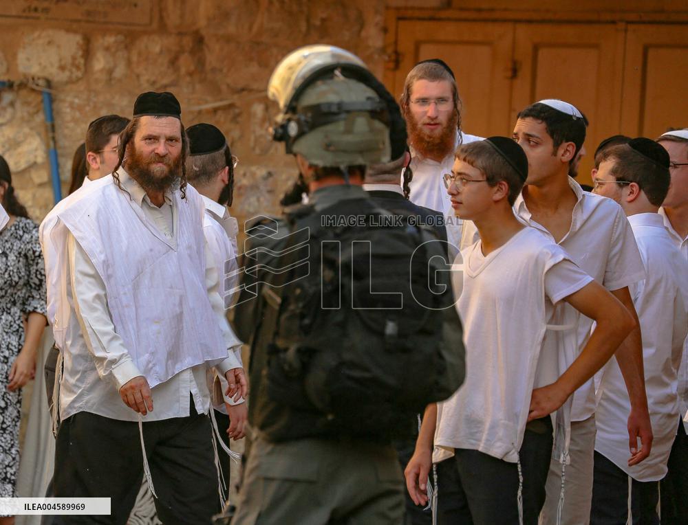 Israeli Settlers In Old City of Hebron - Palestine