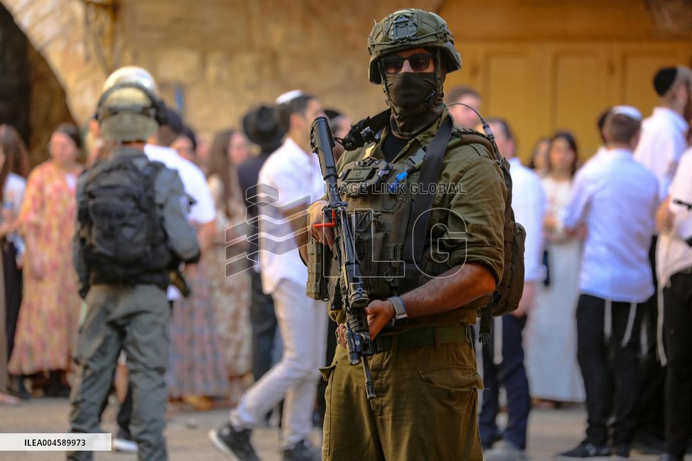 Israeli Settlers In Old City of Hebron - Palestine