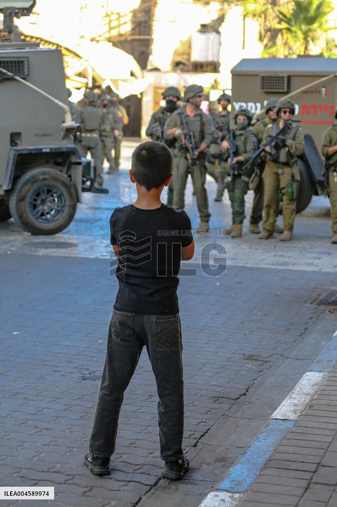Israeli Settlers In Old City of Hebron - Palestine