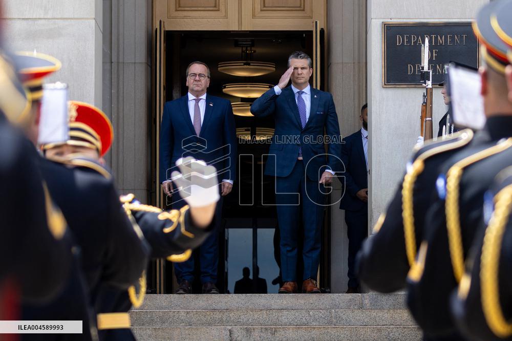 German Defense Minister At The Pentagon - Virginia