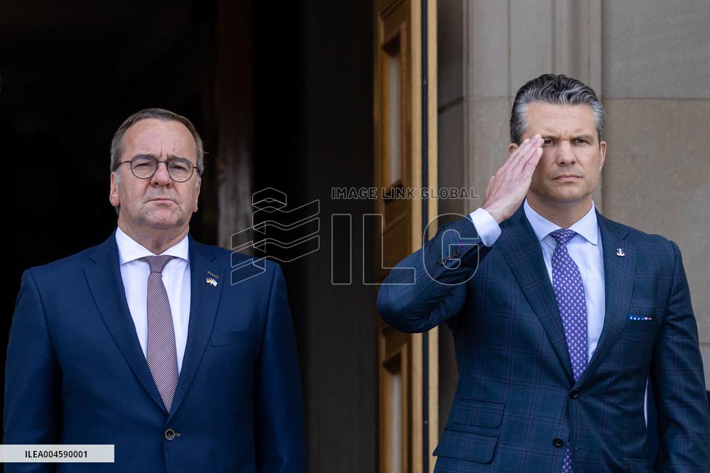 German Defense Minister At The Pentagon - Virginia