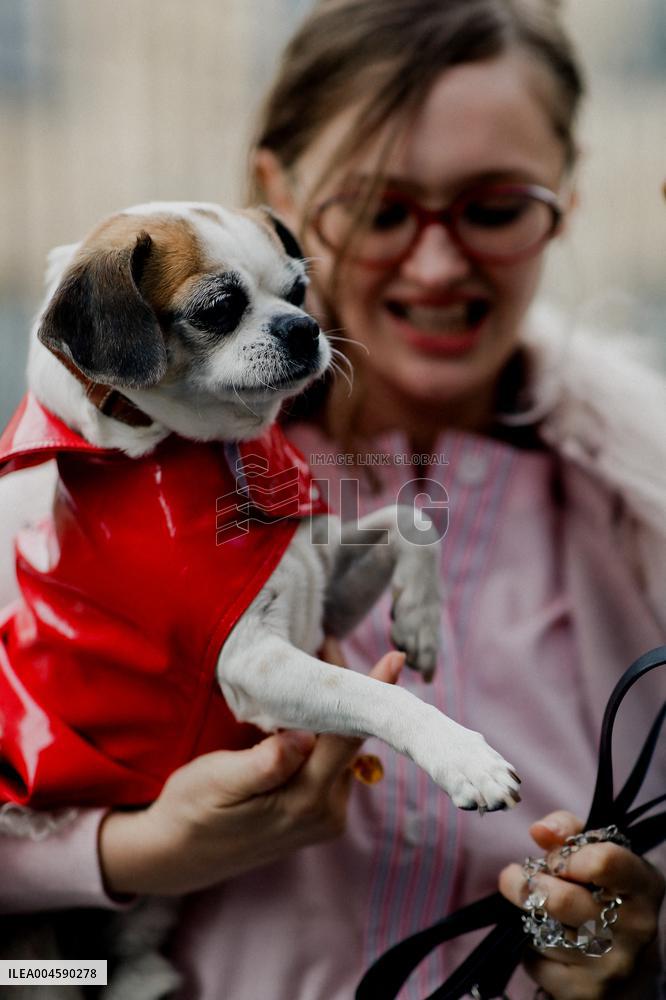PFW - Patou Outside Arrivals