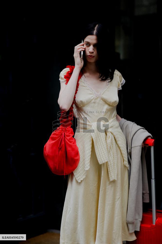 PFW - Patou Outside Arrivals