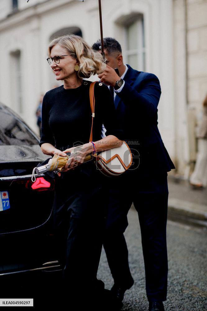 PFW - Patou Outside Arrivals