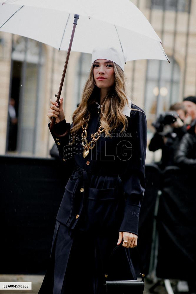 PFW - Patou Outside Arrivals