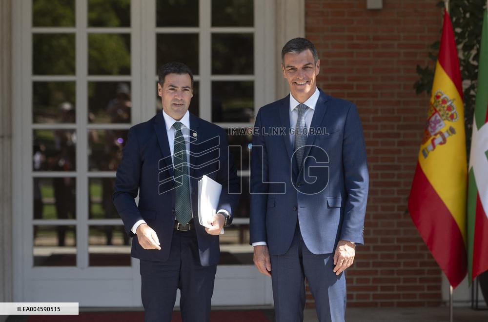 Sanchez and Pradales Discuss Social Security Transfer at Moncloa - Spain