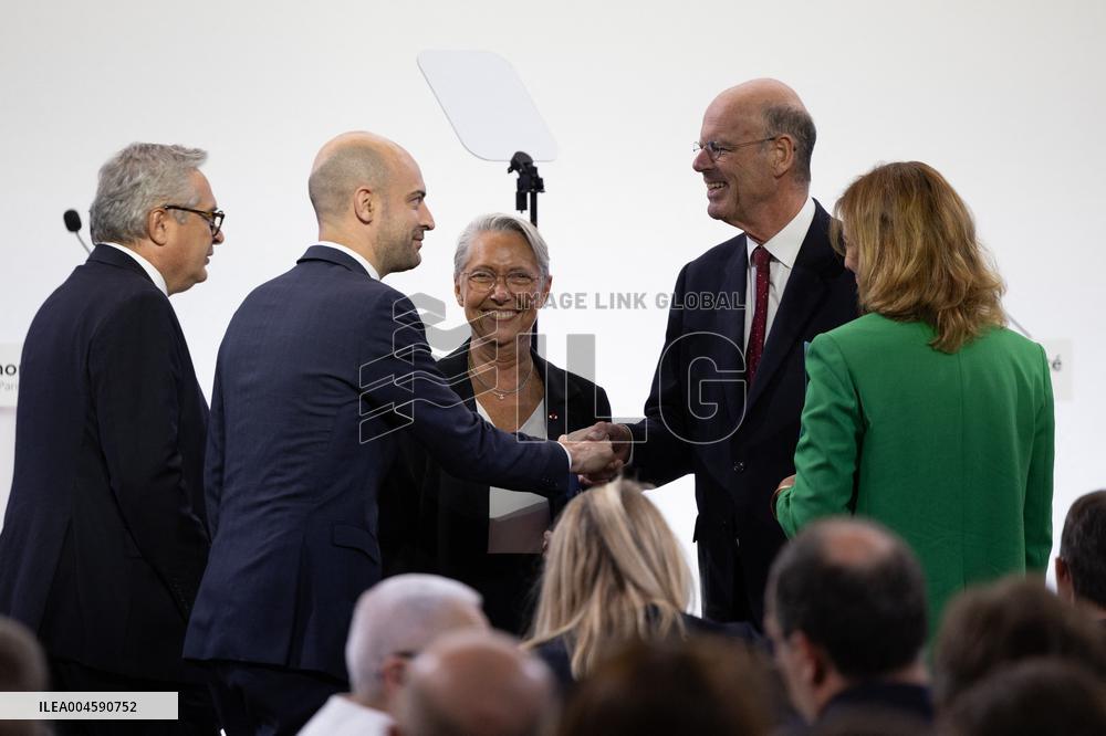 Francois Bayrou unveil the main guidelines of France 2026 budget - Paris